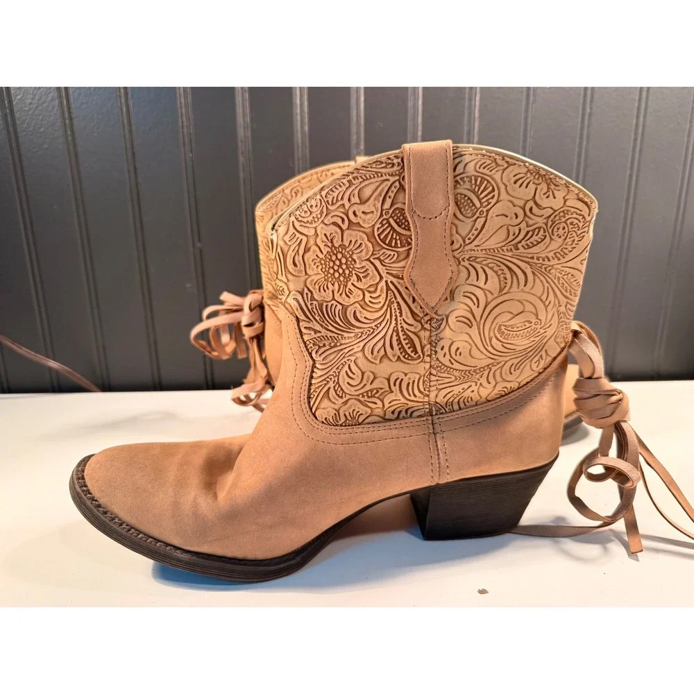 Dingo DI8951 Tan Floral Embossed Western Ankle Boots Tassel Cowgirl Booties 8M